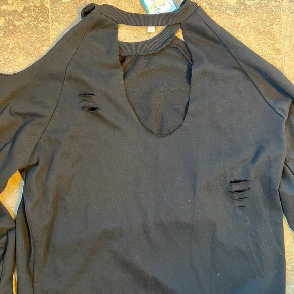 Active USA Uptown Loft Boutique women’s size M cutout & distressed sweatshirt - Picture 4 of 12